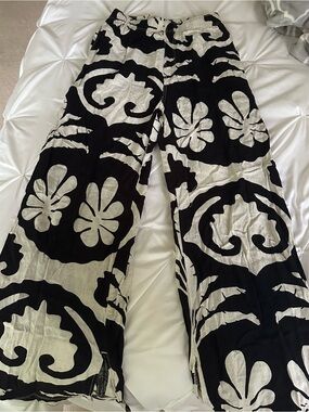 H&M Black and White Floral Wide Leg Pants Size XS